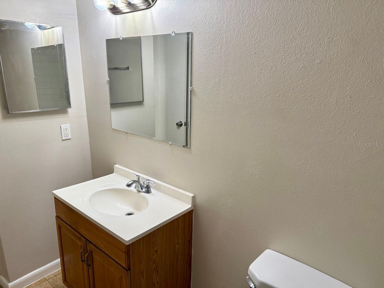 Image 9 of 13 For 3906 Bird Street B