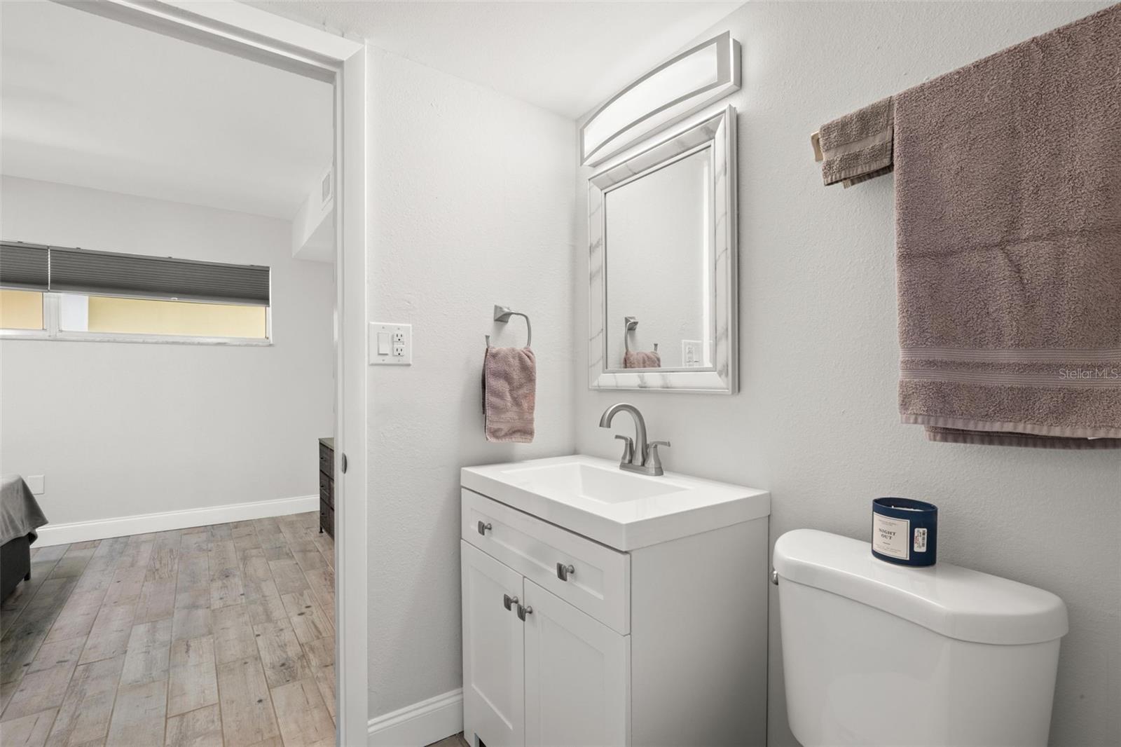 Image 18 of 30 For 1147 King Arthur Court 204