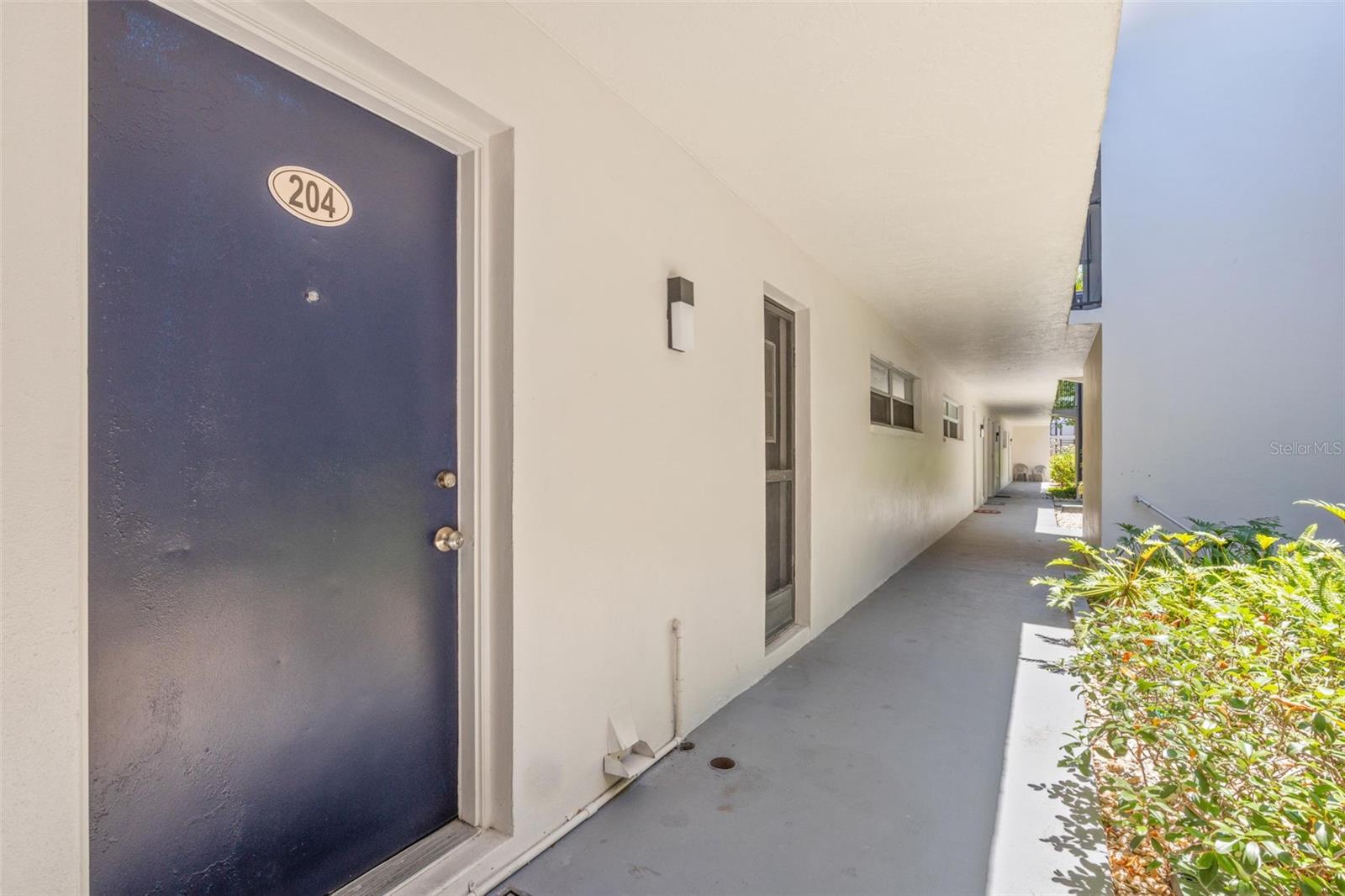 Image 3 of 30 For 1147 King Arthur Court 204