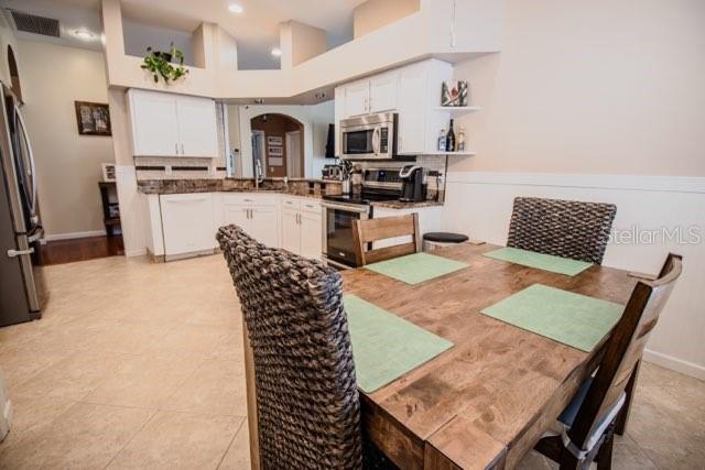 Image 10 of 36 For 509 Cypress View Drive