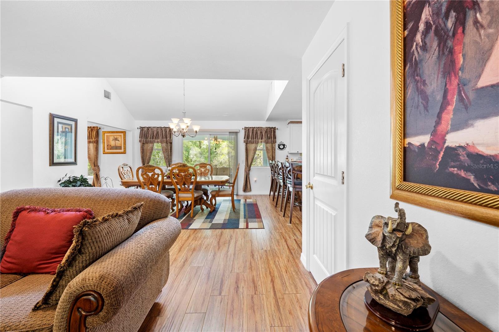 Image 21 of 75 For 7347 Packingham Drive