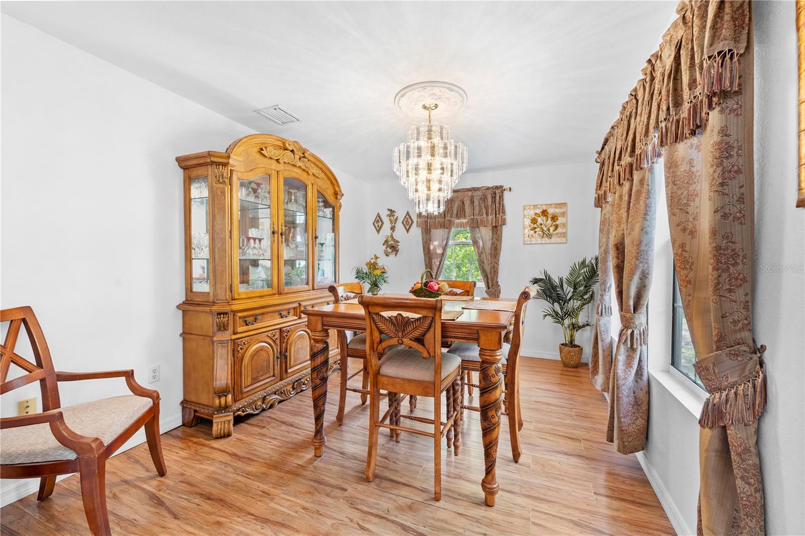 Image 26 of 75 For 7347 Packingham Drive