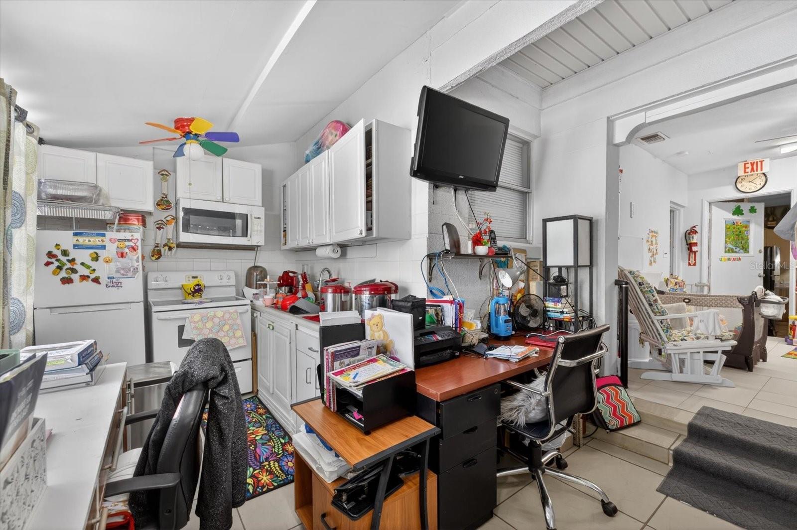 Image 18 of 53 For 611 Bradford Avenue