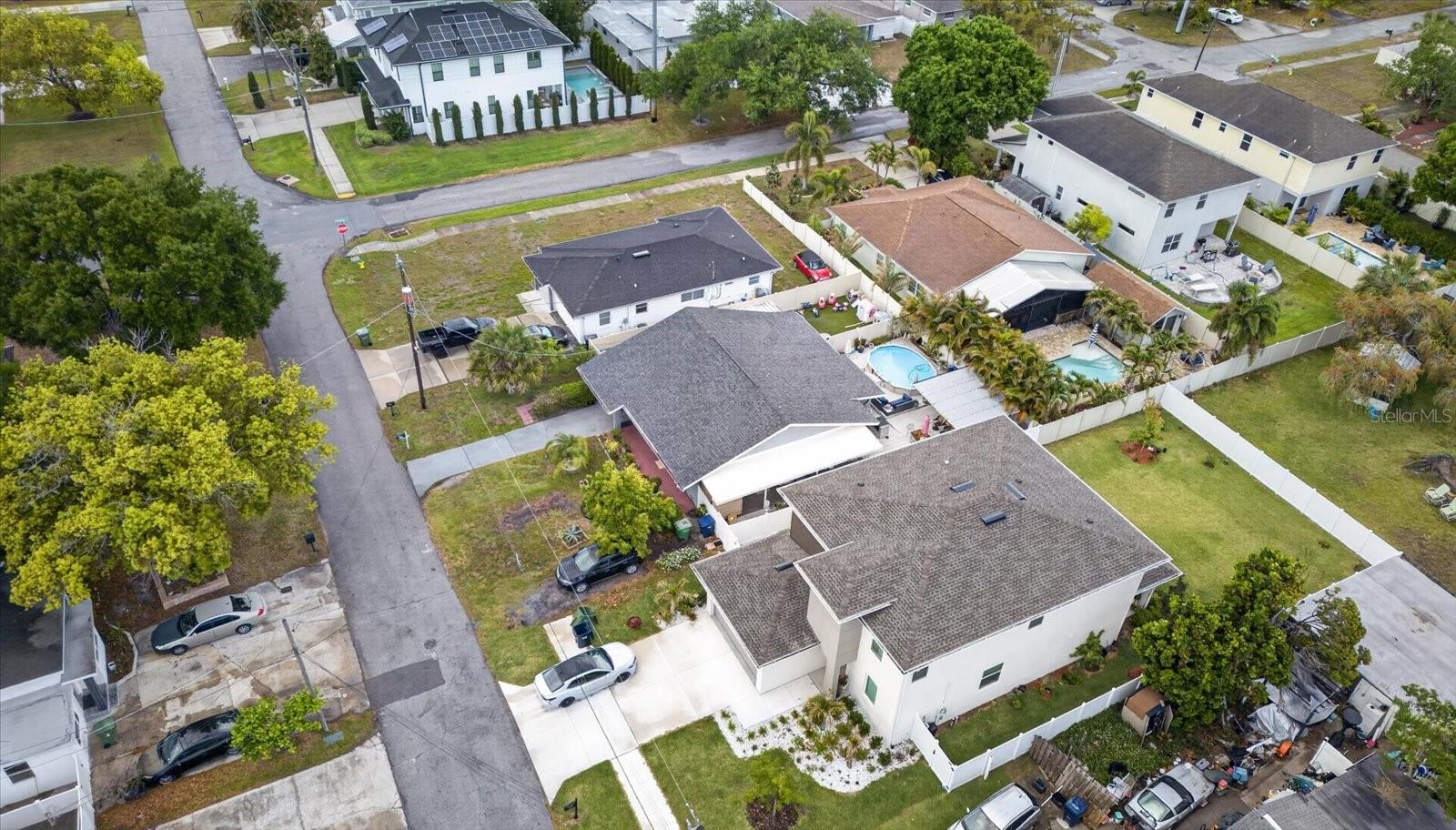 Image 25 of 53 For 611 Bradford Avenue