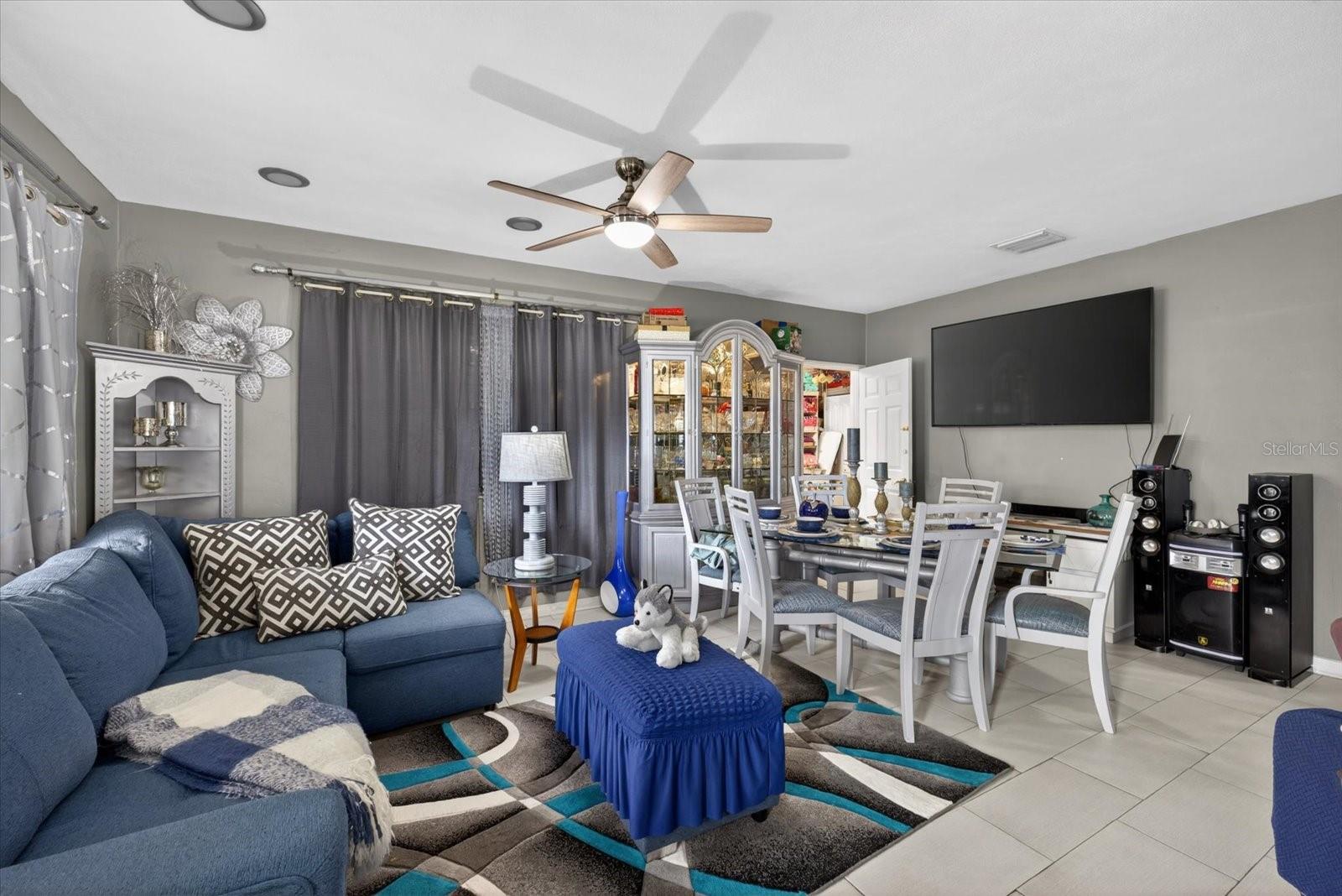 Image 3 of 53 For 611 Bradford Avenue