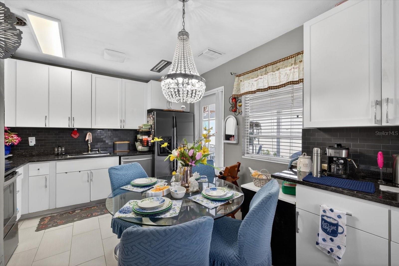 Image 4 of 53 For 611 Bradford Avenue