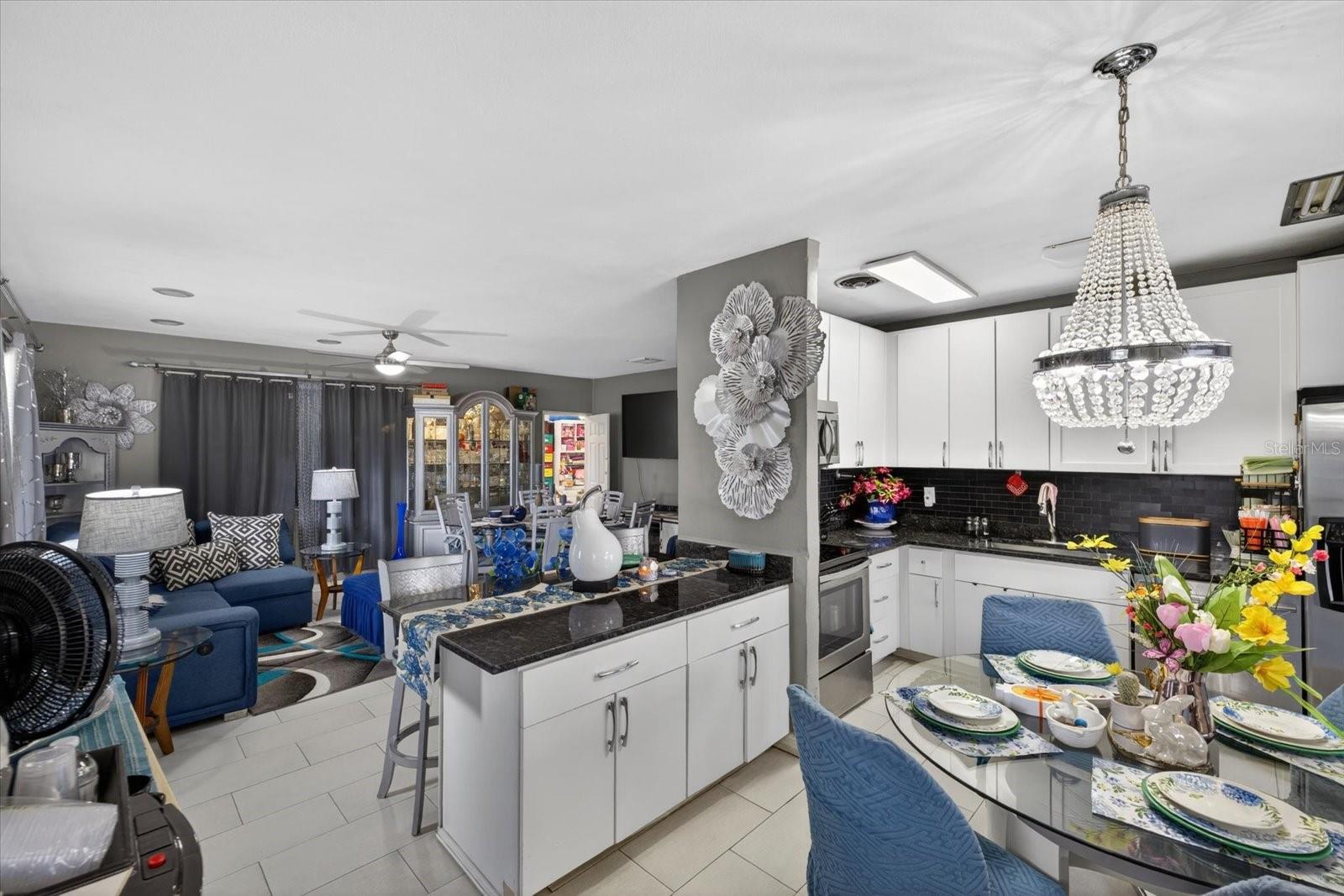 Image 5 of 53 For 611 Bradford Avenue