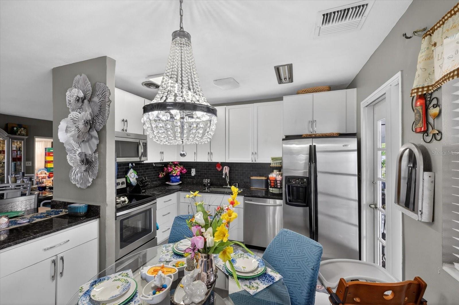 Image 6 of 53 For 611 Bradford Avenue