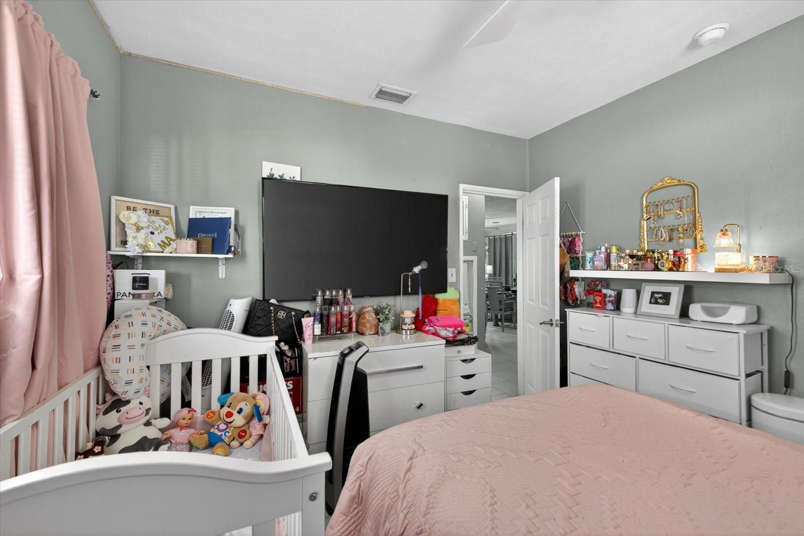 Image 9 of 53 For 611 Bradford Avenue