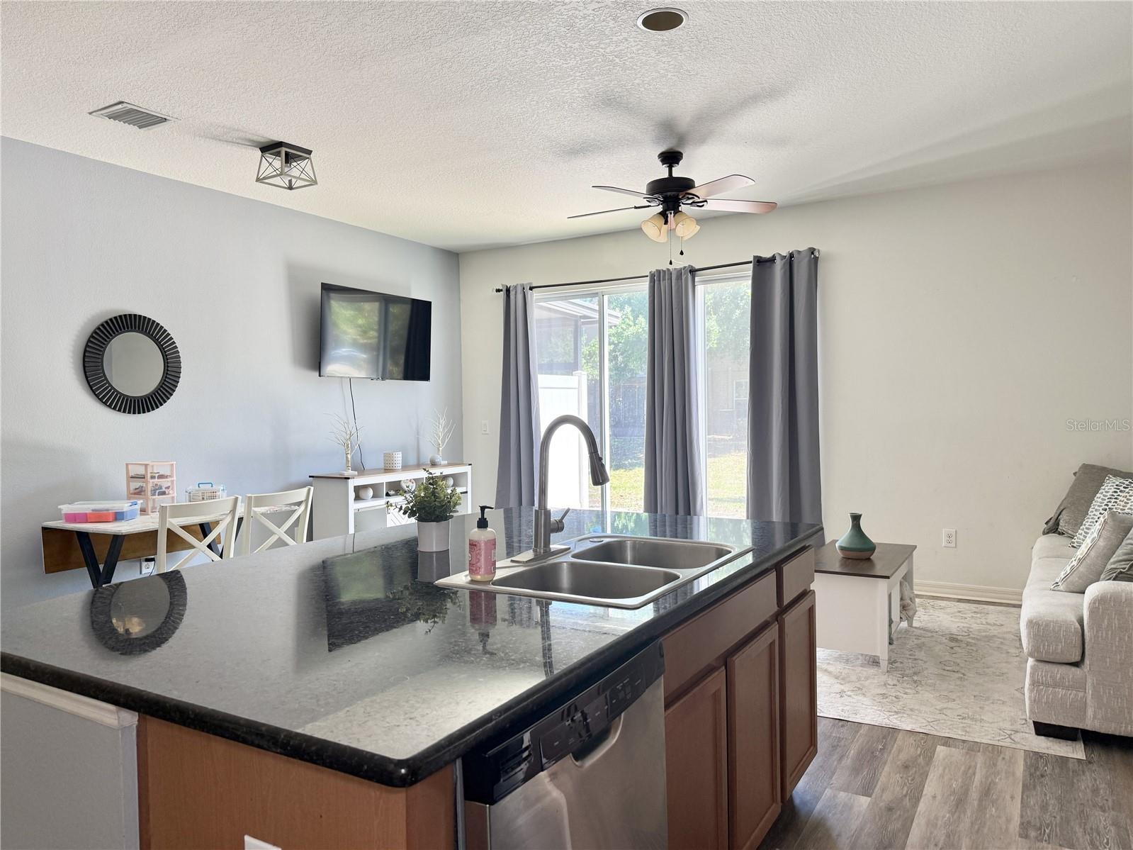 Image 6 of 33 For 6956 Towne Lake Road