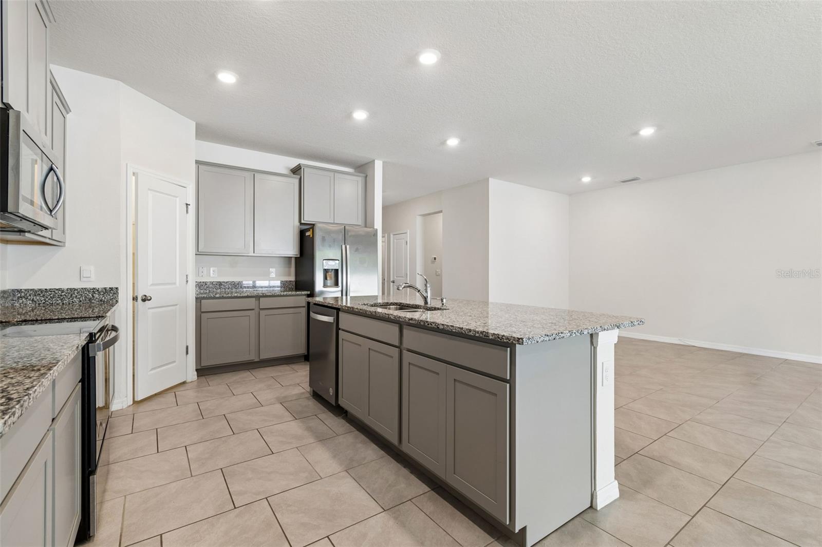 Image 11 of 73 For 35977 Morse Willow Court