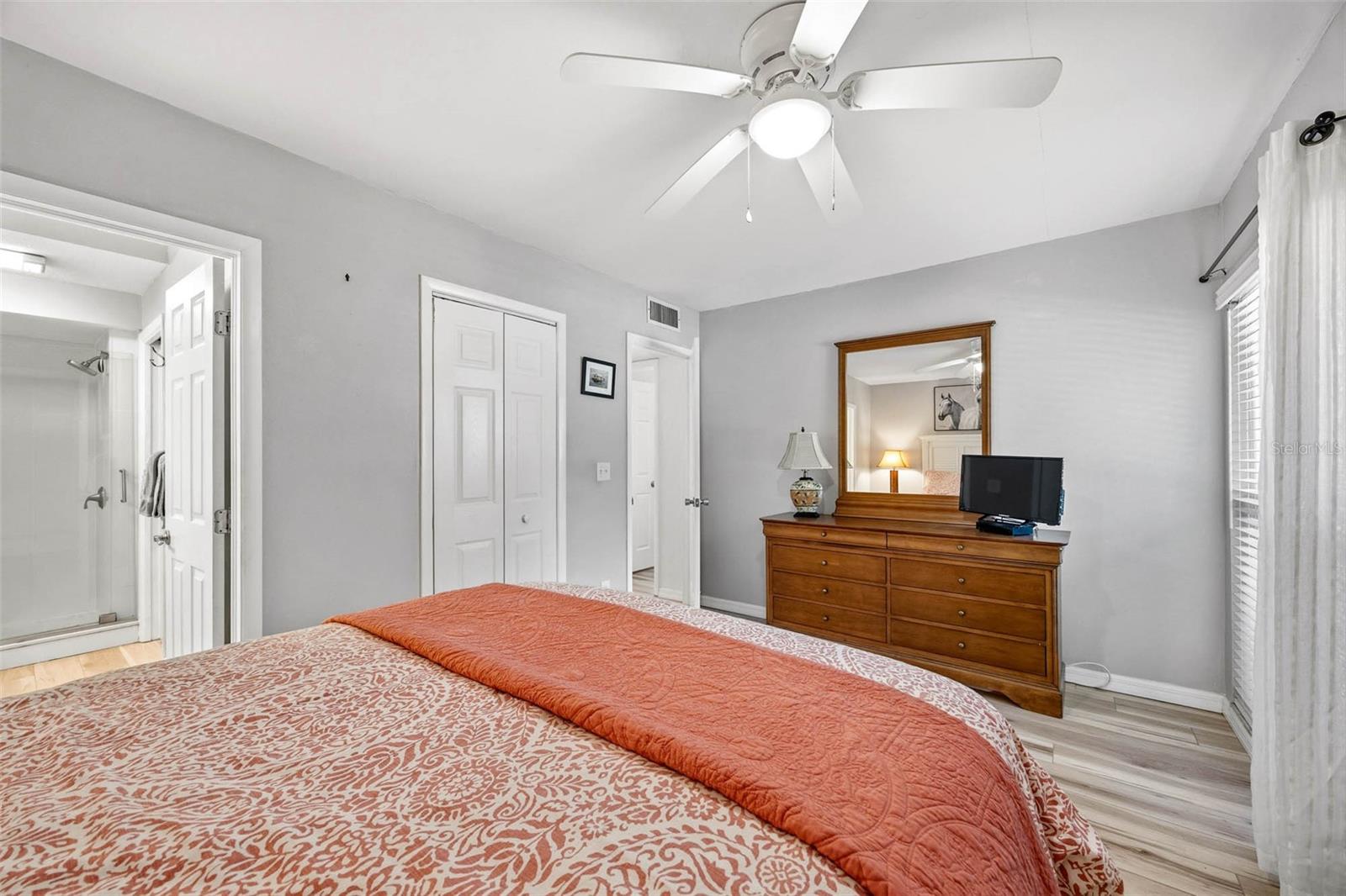 Image 11 of 40 For 1597 Amberlea Dr S  1597