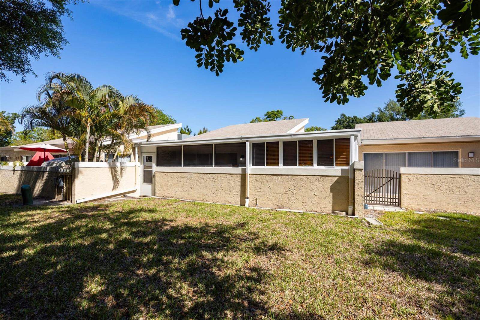 Image 21 of 40 For 1597 Amberlea Dr S  1597