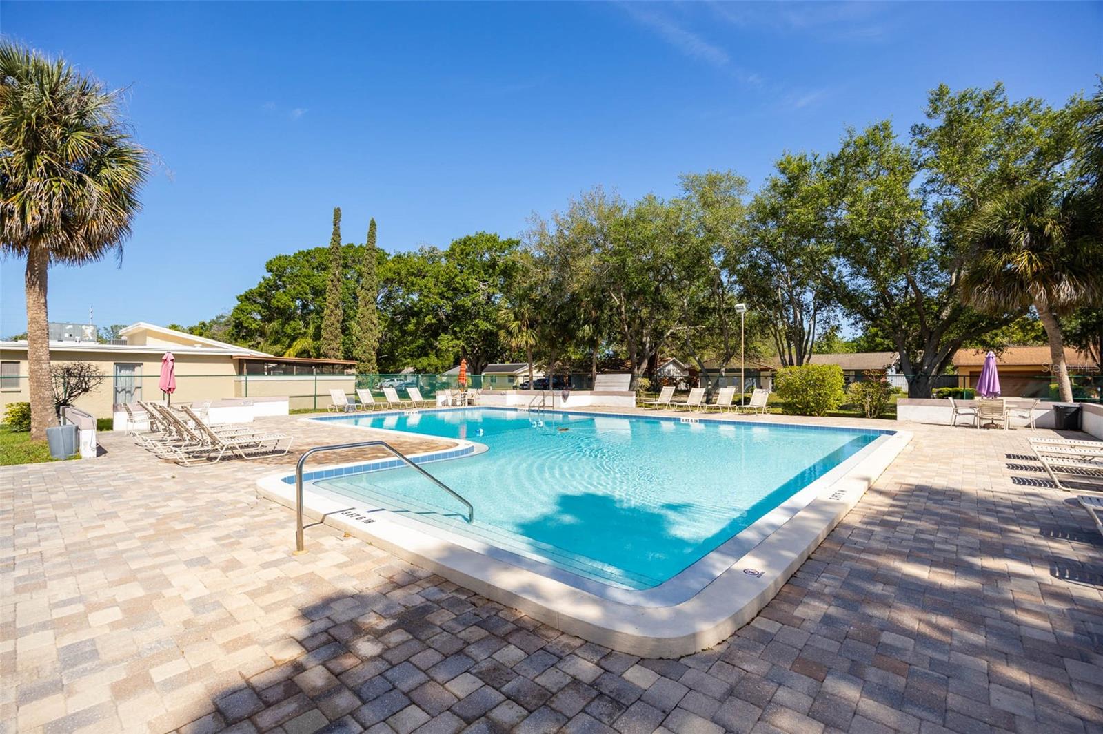 Image 25 of 40 For 1597 Amberlea Dr S  1597