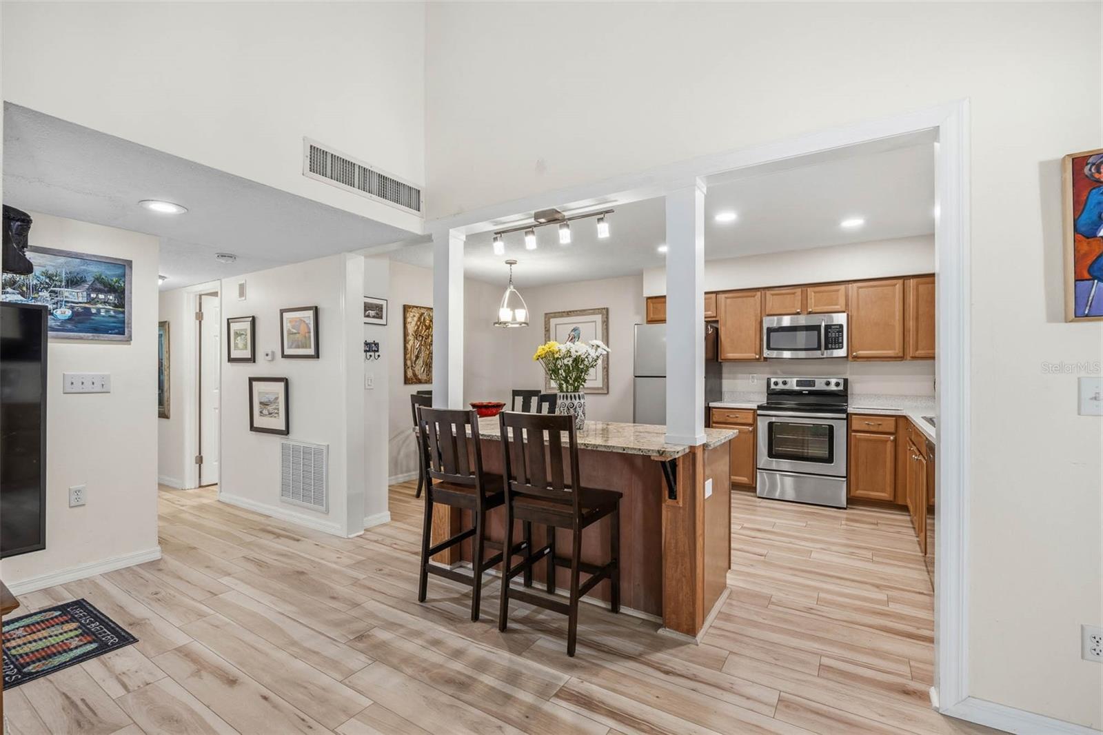 Image 33 of 40 For 1597 Amberlea Dr S  1597