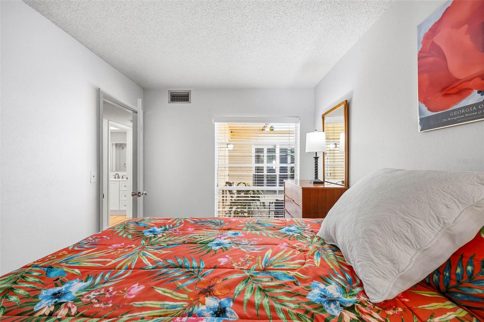 Image 36 of 40 For 1597 Amberlea Dr S  1597