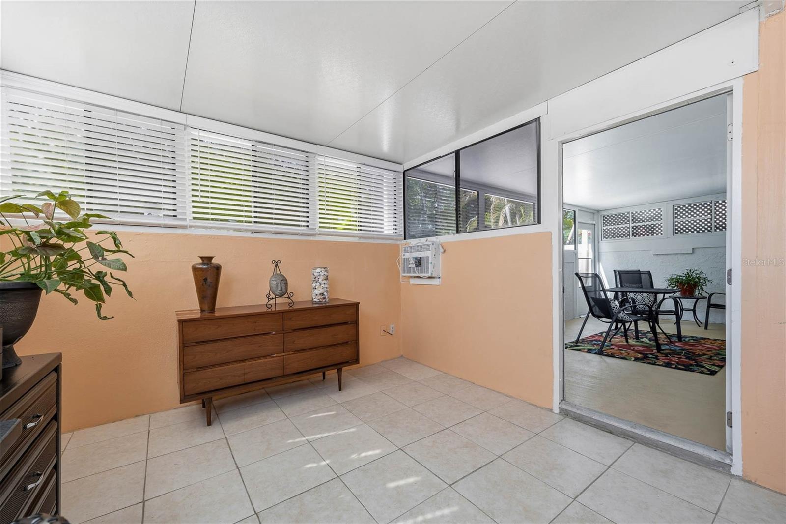 Image 38 of 40 For 1597 Amberlea Dr S  1597