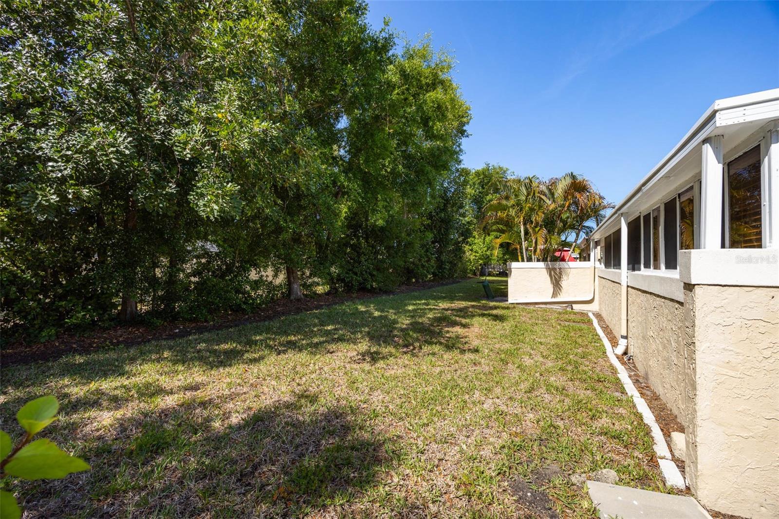 Image 40 of 40 For 1597 Amberlea Dr S  1597