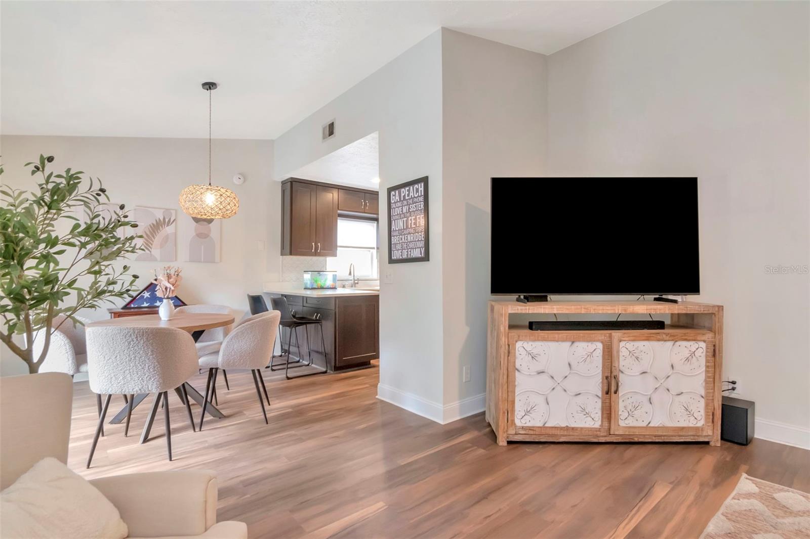 Image 6 of 26 For 6806 Gabrielle Street