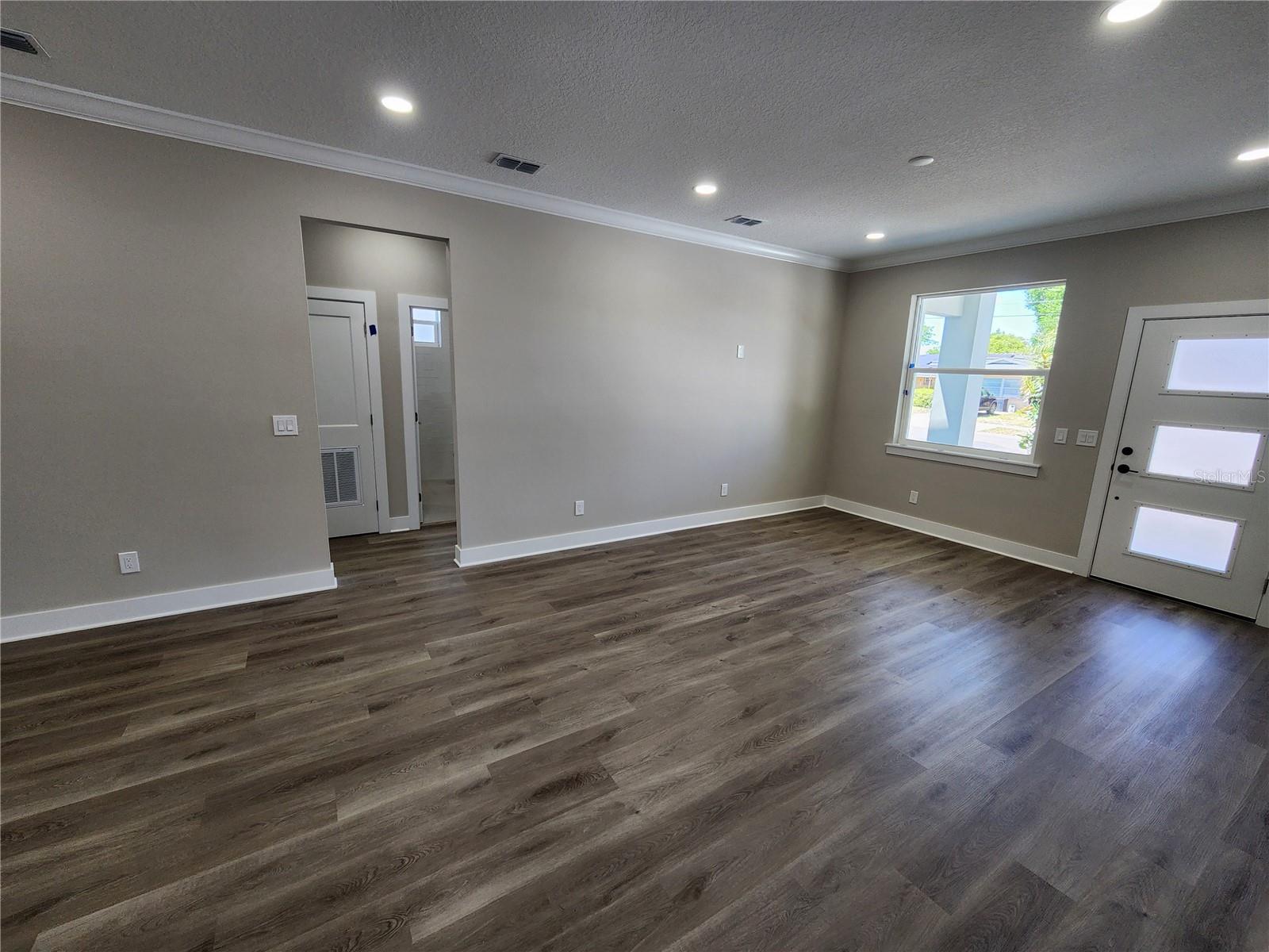 Image 8 of 12 For 10909 28th Street