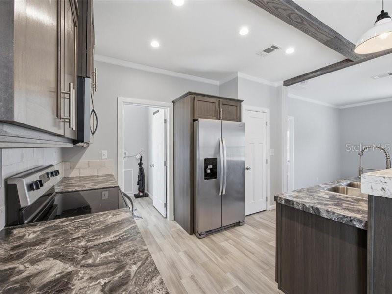 Image 6 of 34 For 25294 Canterbury Drive