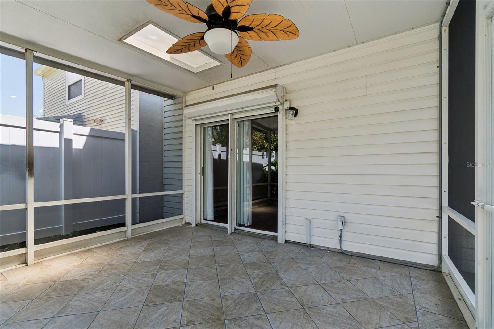 Image 21 of 38 For 105 Manhattan Avenue