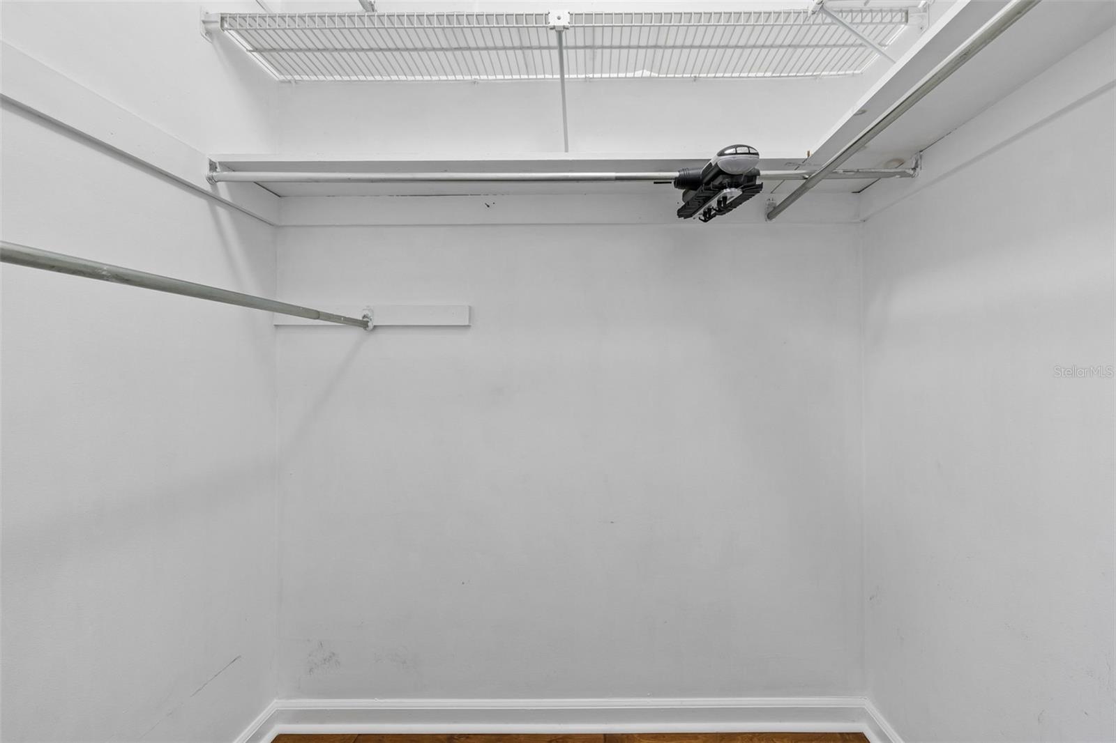 Image 26 of 38 For 105 Manhattan Avenue