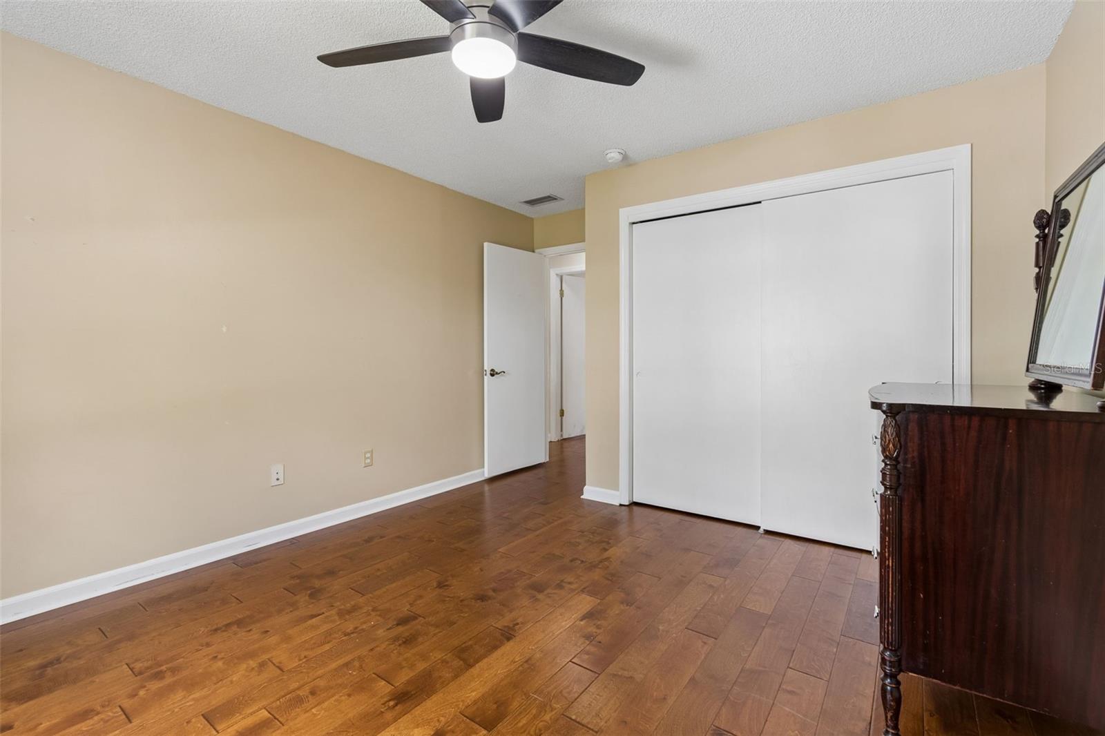 Image 35 of 38 For 105 Manhattan Avenue