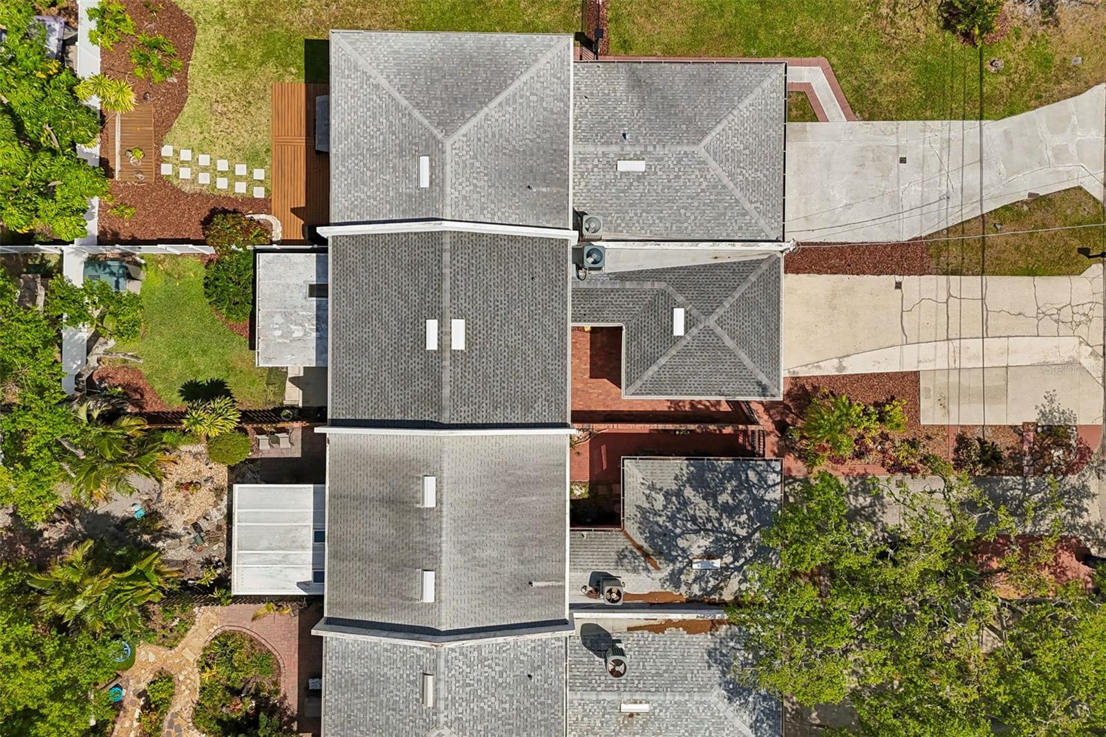 Image 38 of 38 For 105 Manhattan Avenue