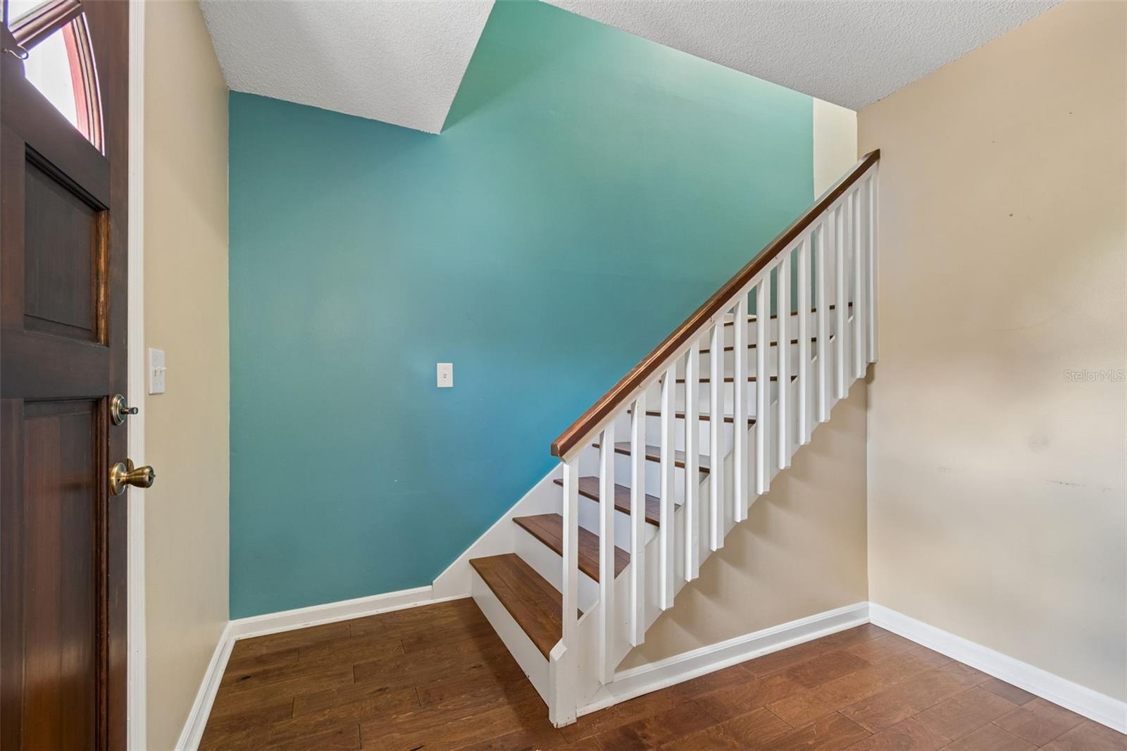 Image 6 of 38 For 105 Manhattan Avenue