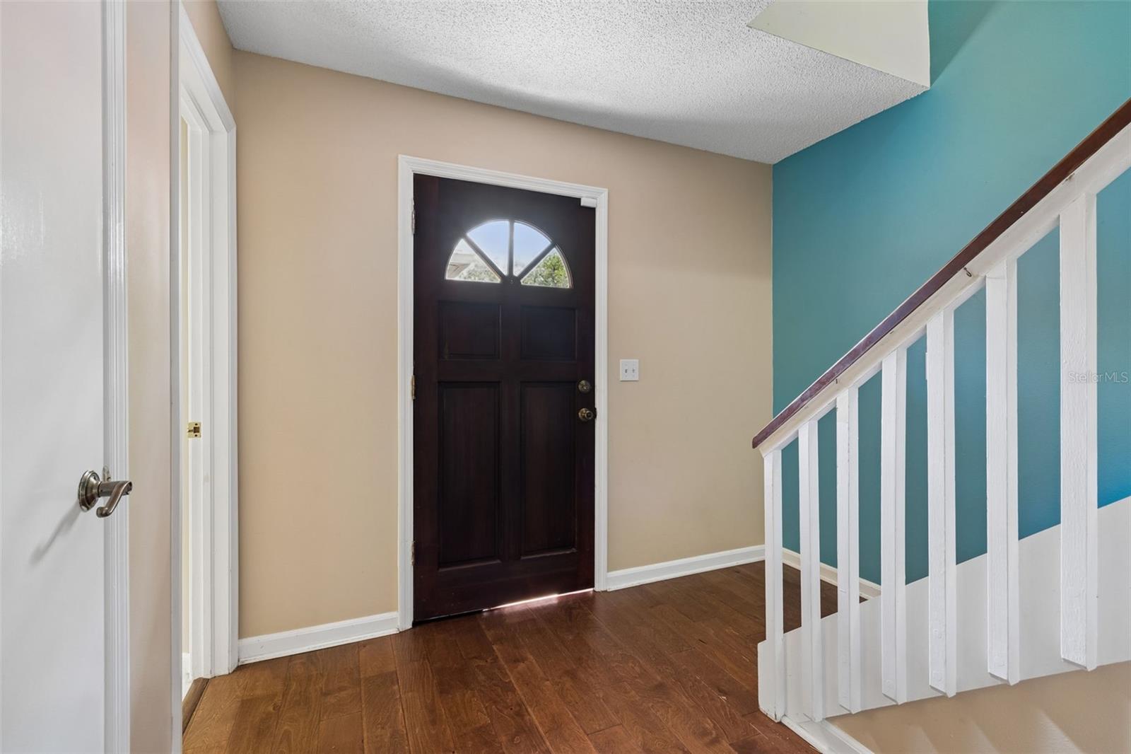 Image 9 of 38 For 105 Manhattan Avenue