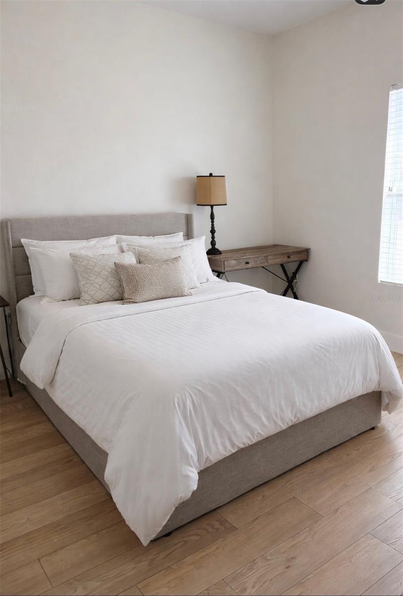 Image 11 of 16 For 15631 Merlin Avenue