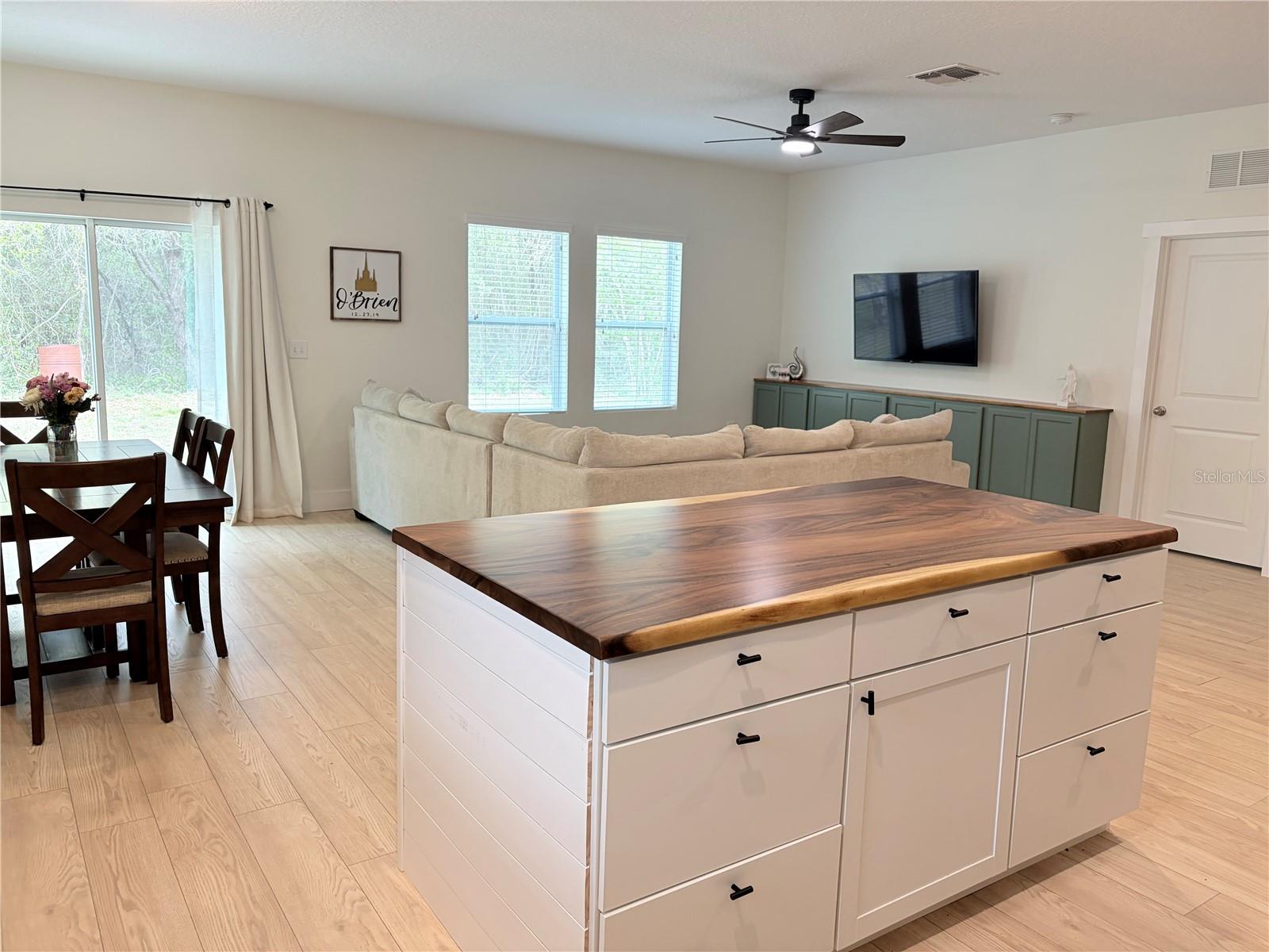 Image 5 of 16 For 15631 Merlin Avenue