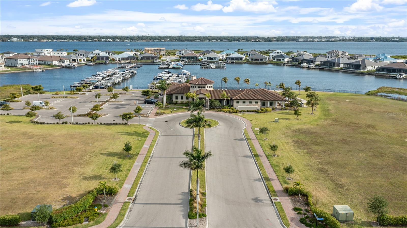 Image 17 of 86 For 2121 6th Street E