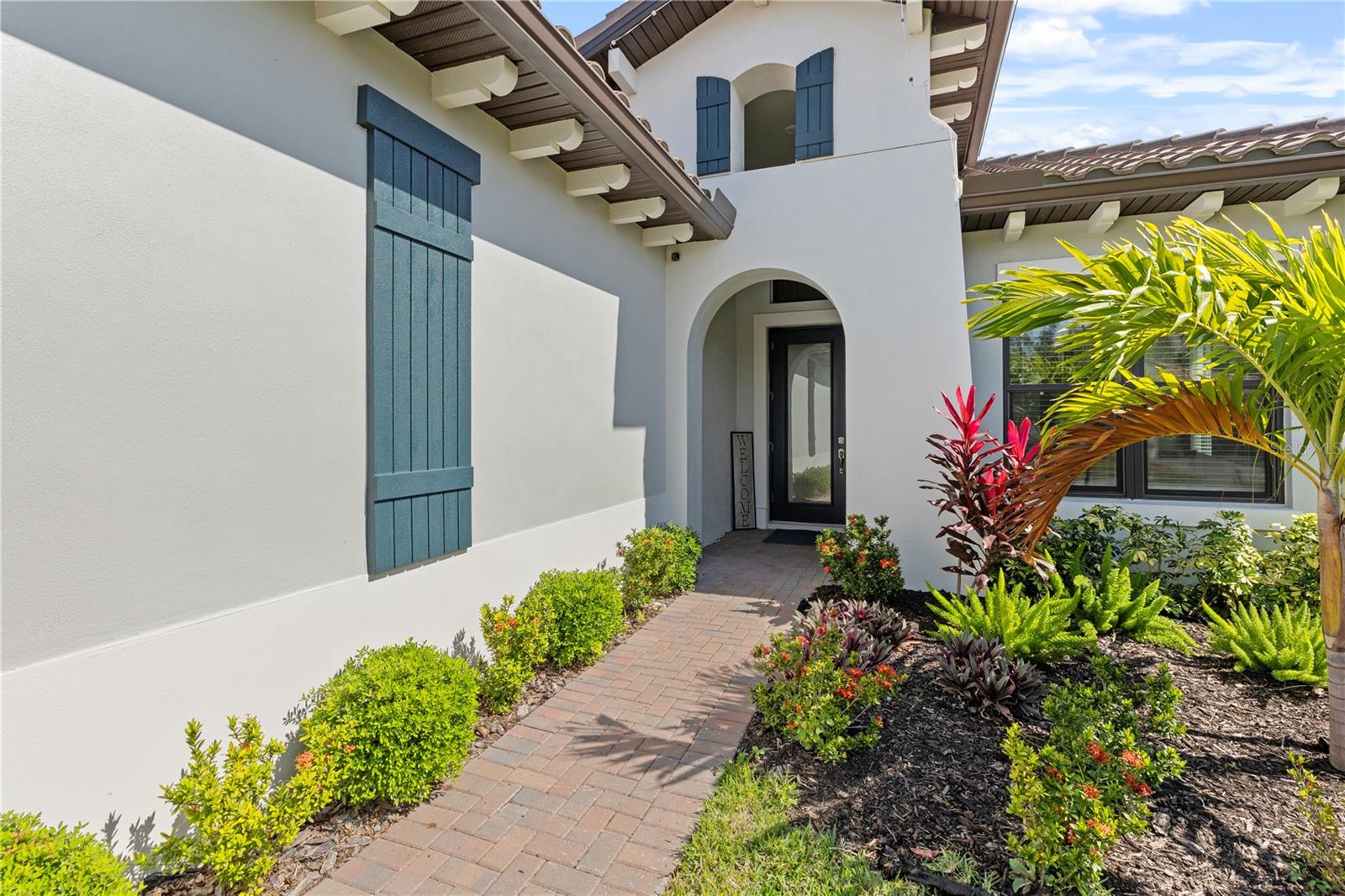 Image 2 of 86 For 2121 6th Street E