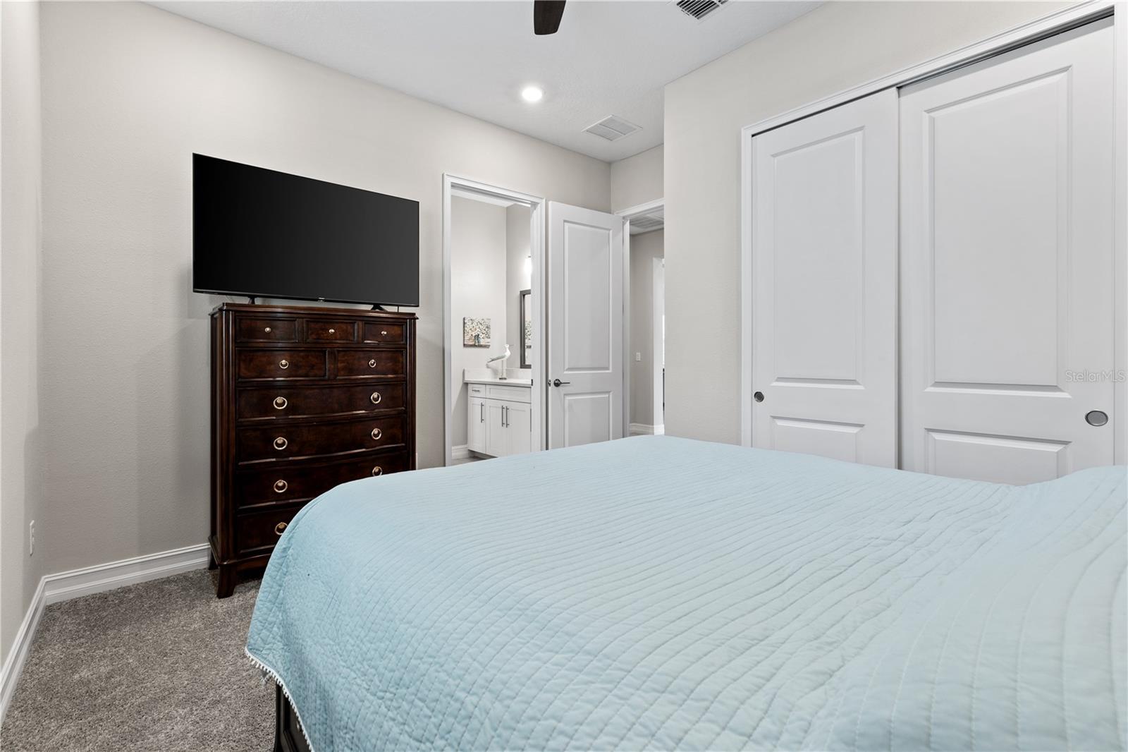 Image 27 of 86 For 2121 6th Street E