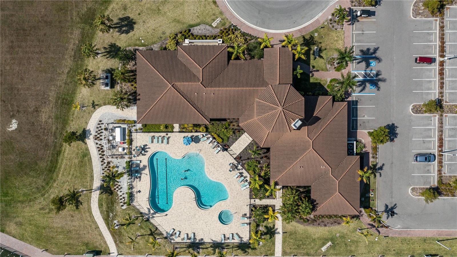 Image 3 of 86 For 2121 6th Street E