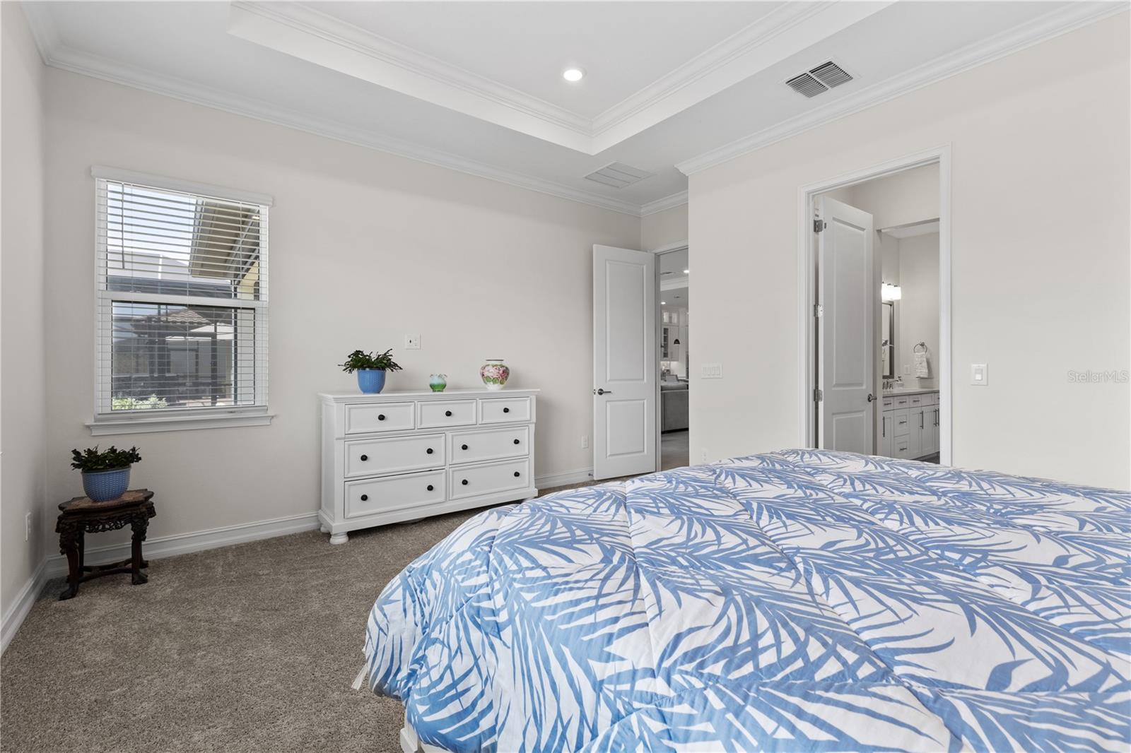 Image 33 of 86 For 2121 6th Street E