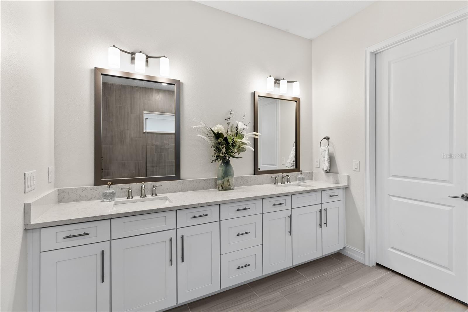 Image 39 of 86 For 2121 6th Street E