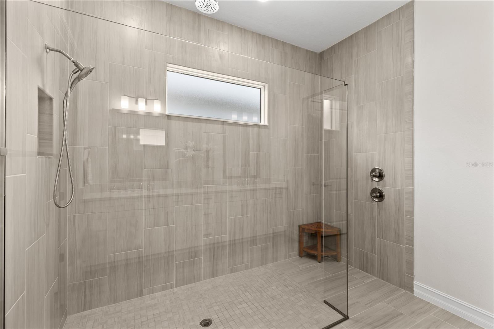 Image 41 of 86 For 2121 6th Street E