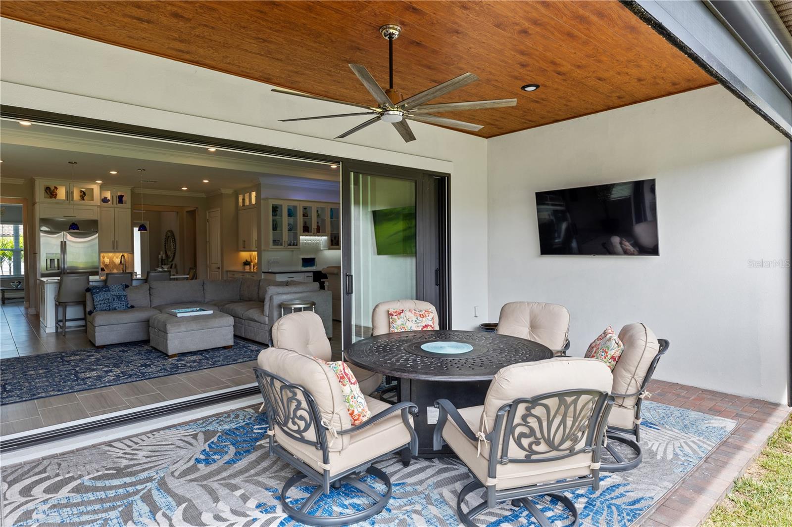 Image 57 of 86 For 2121 6th Street E