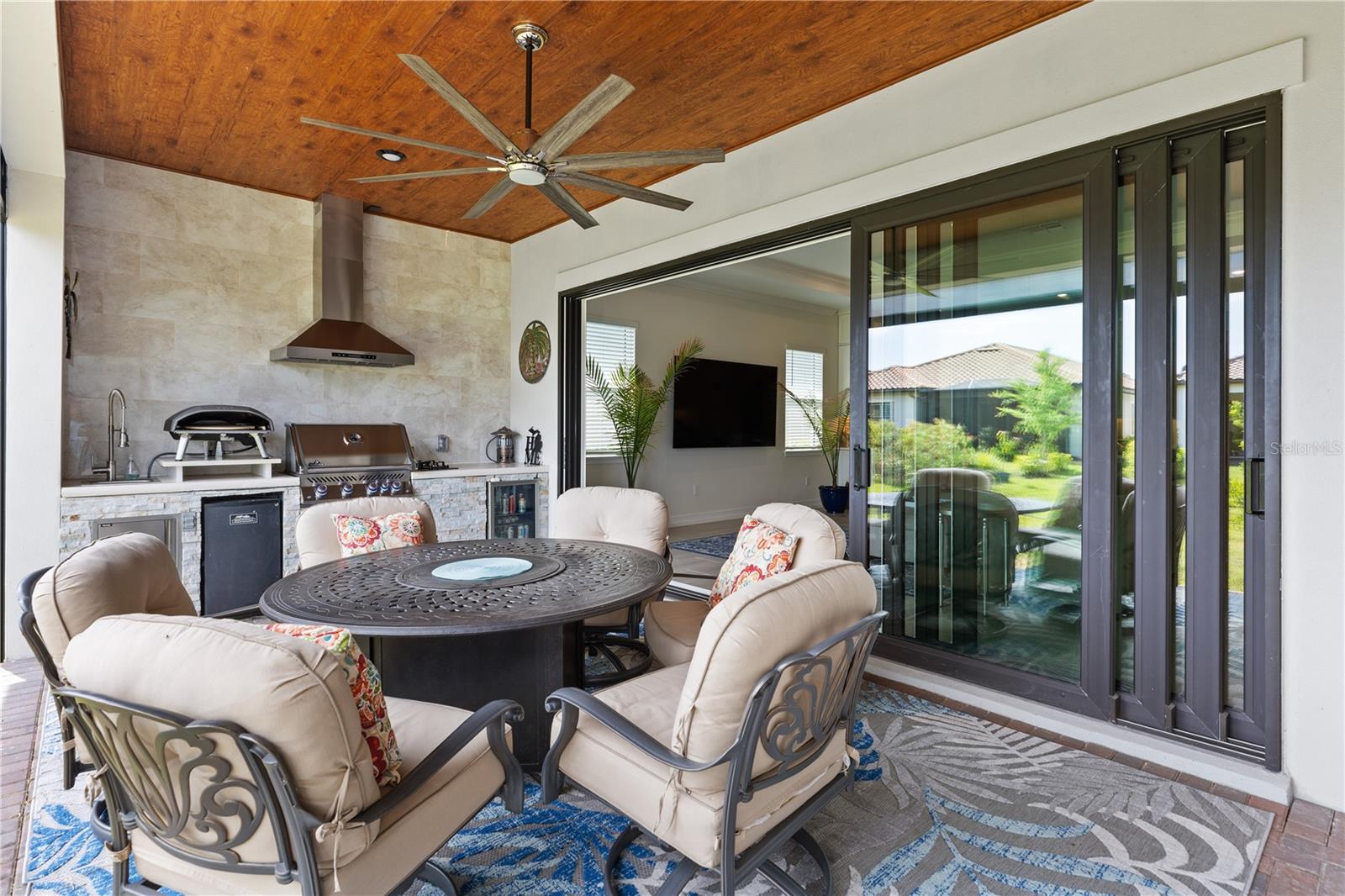 Image 58 of 86 For 2121 6th Street E