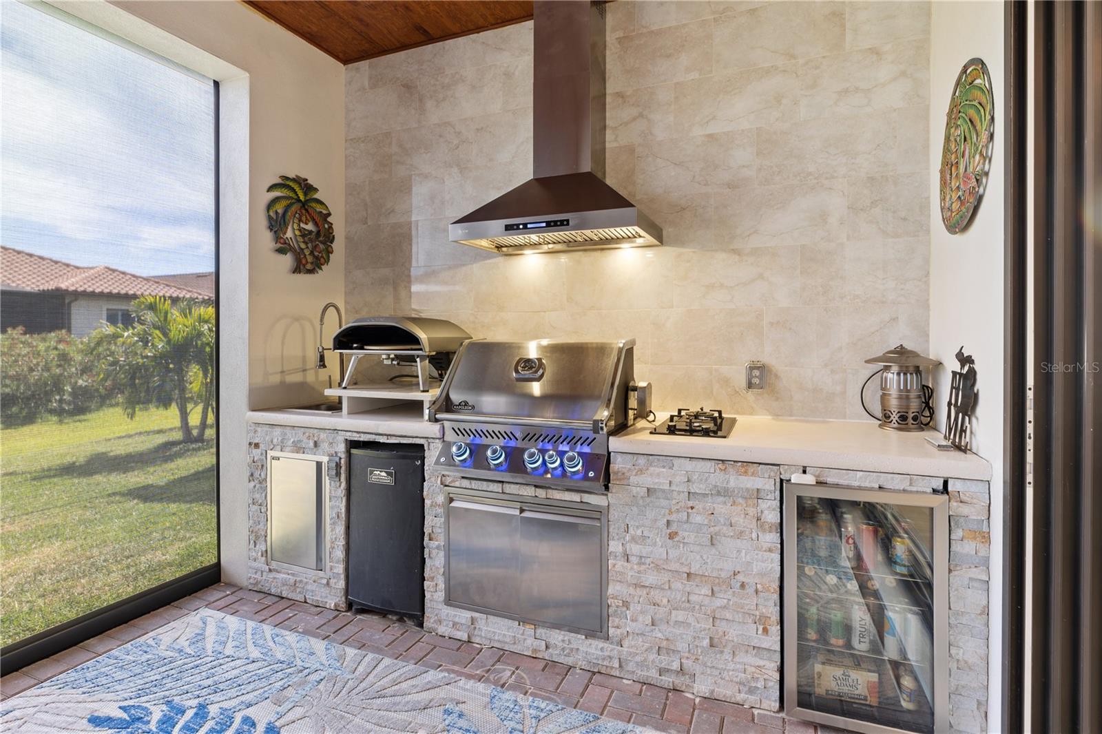 Image 61 of 86 For 2121 6th Street E