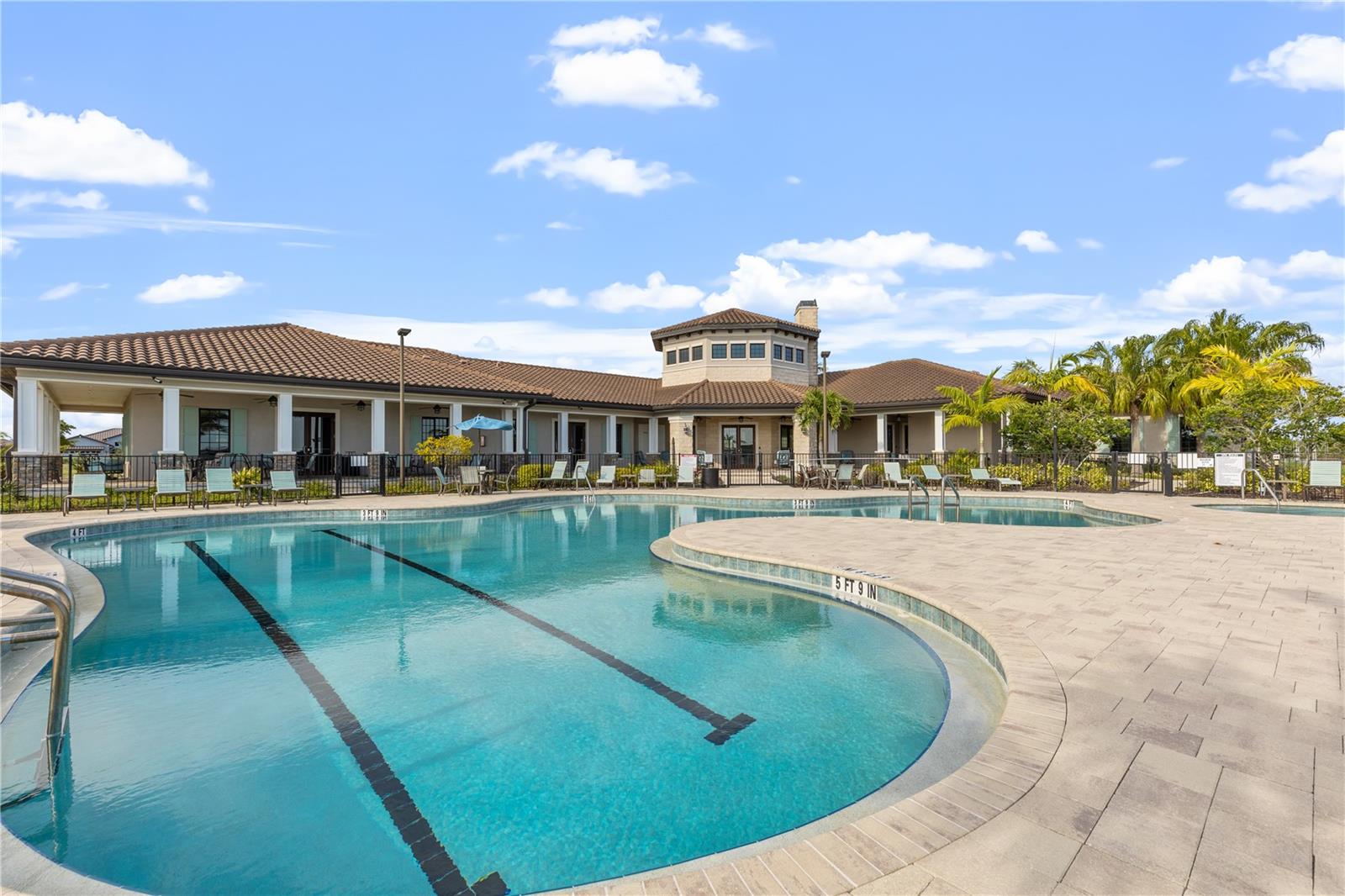 Image 71 of 86 For 2121 6th Street E