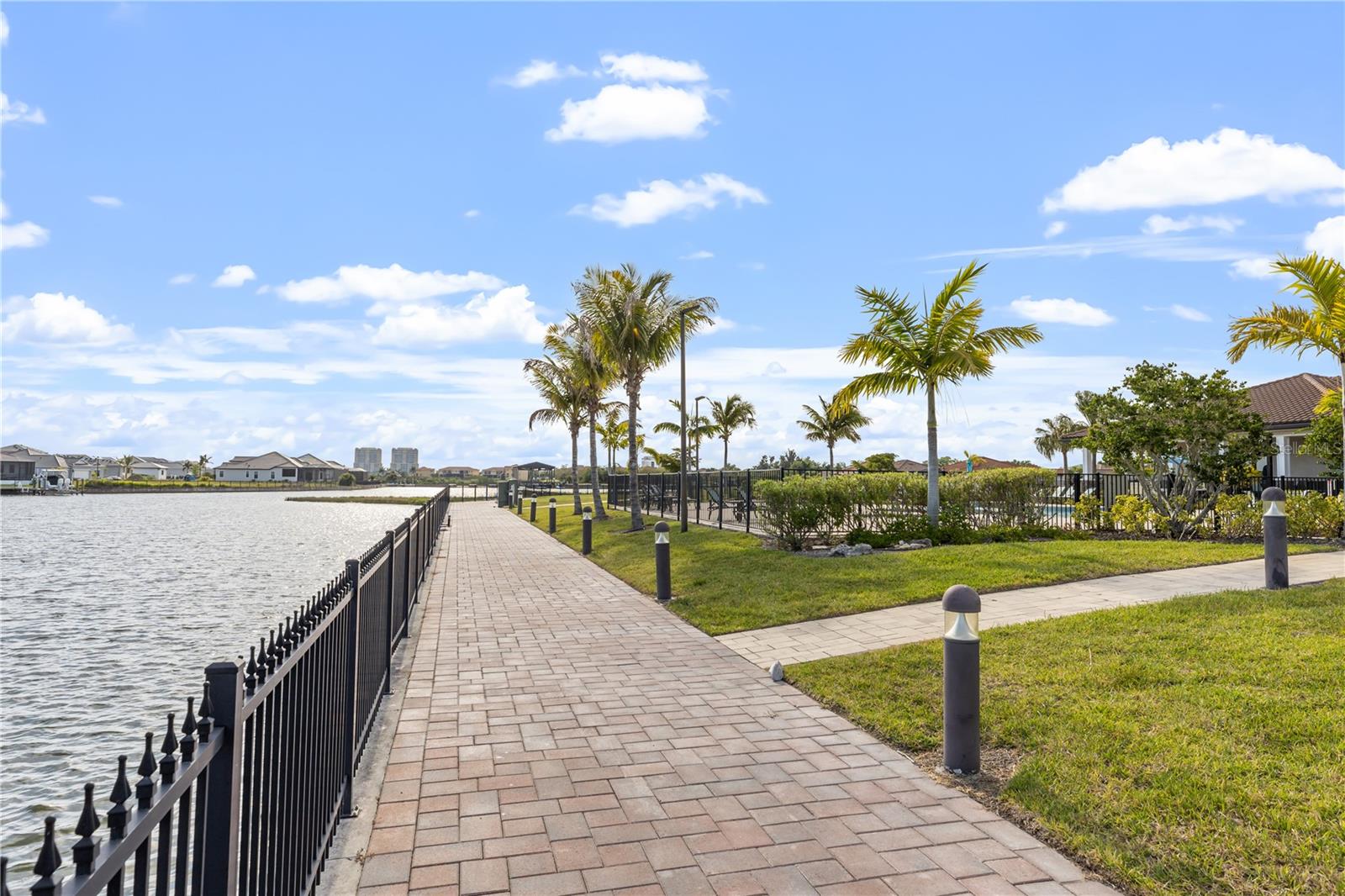 Image 73 of 86 For 2121 6th Street E