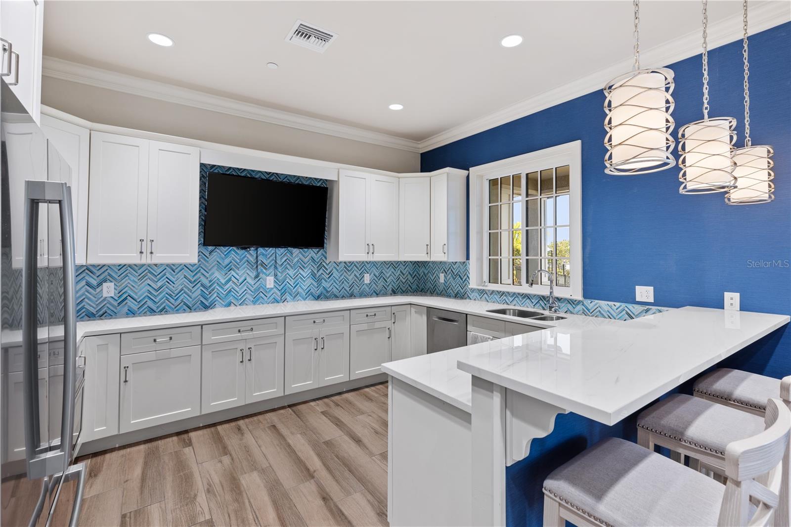 Image 81 of 86 For 2121 6th Street E