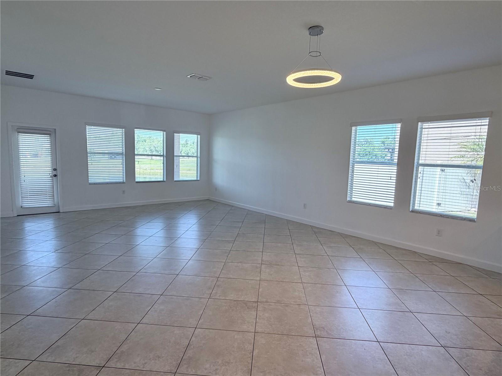 Image 16 of 52 For 19417 Paddock View Drive