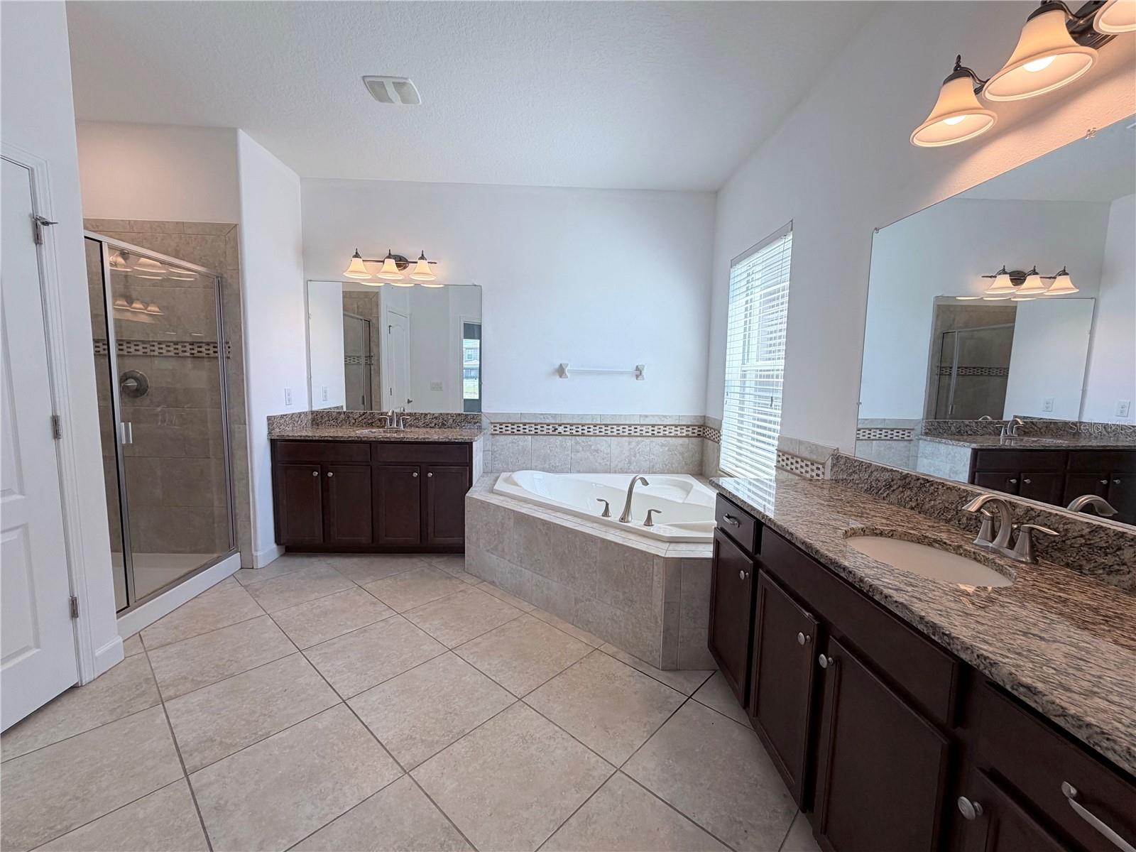 Image 28 of 52 For 19417 Paddock View Drive