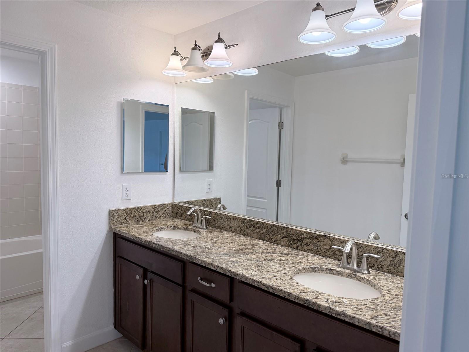 Image 32 of 52 For 19417 Paddock View Drive