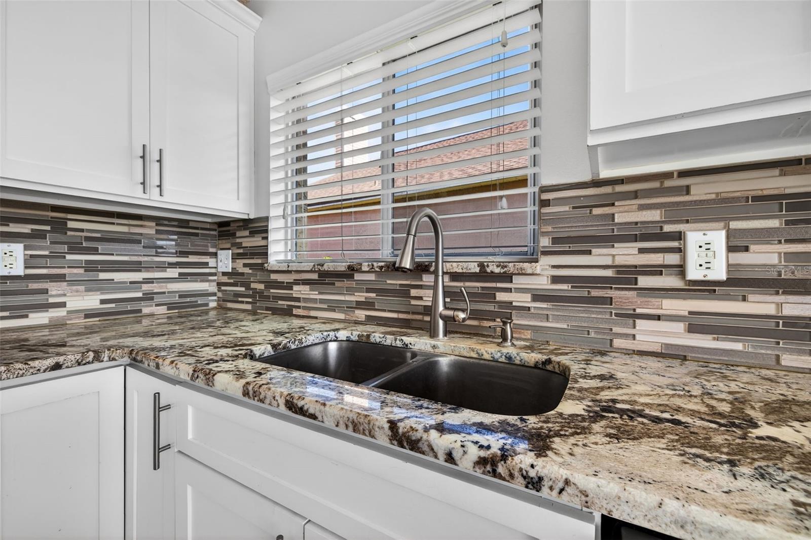 Image 13 of 39 For 8525 Heyward Road